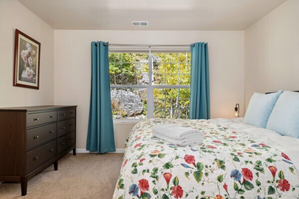 Building Photo - 11770 Leavenworth Dr