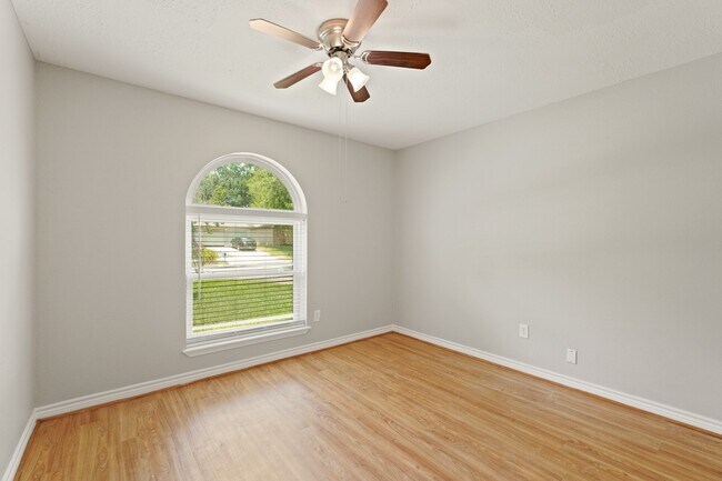 Building Photo - 5834 Fallengate Dr