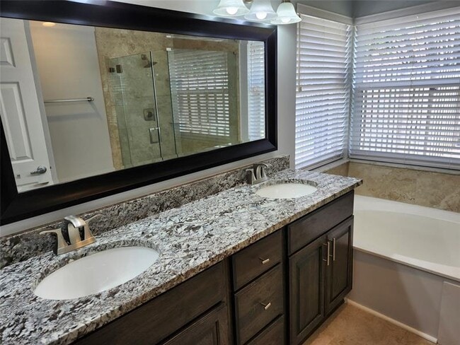 Building Photo - 6639 Hatteras Dr