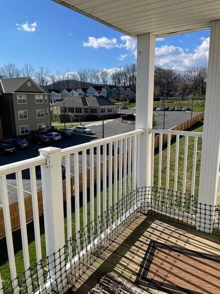 Building Photo - 1217 Villa Ln