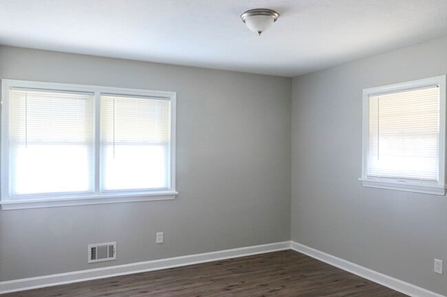 Building Photo - 3 bedroom, 2 bath Ranch with a partially finished basement