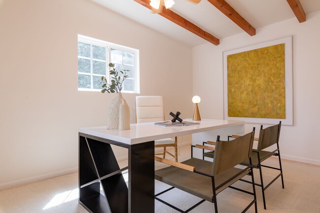 Building Photo - Beautiful Hollywood Hills Home For Lease!