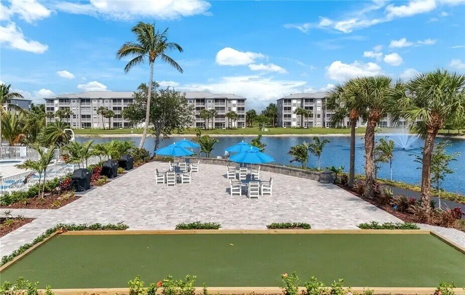 Building Photo - 16635 Lake Cir Dr
