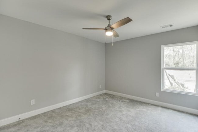 Building Photo - 1641 E Broad St