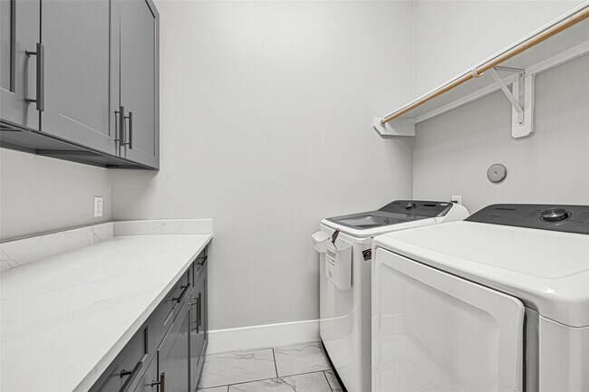 Building Photo - 4506 Hardy St