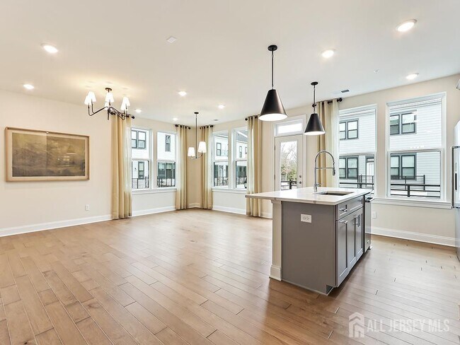 Building Photo - 715 Parker Blvd