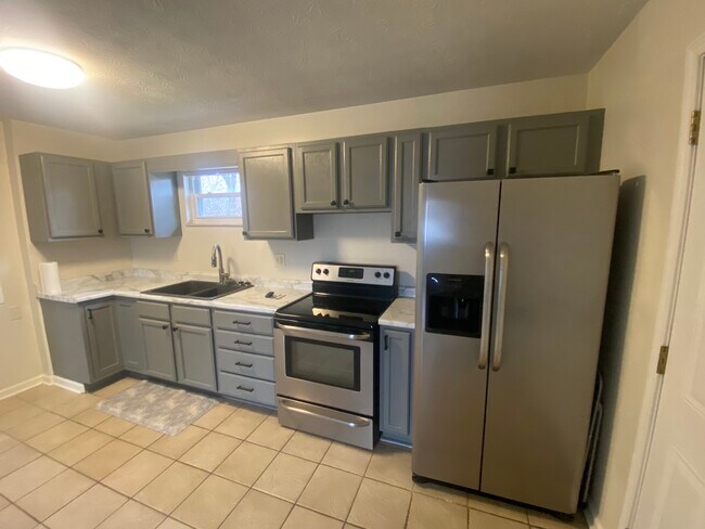 Building Photo - 5167 Goodyear Dr