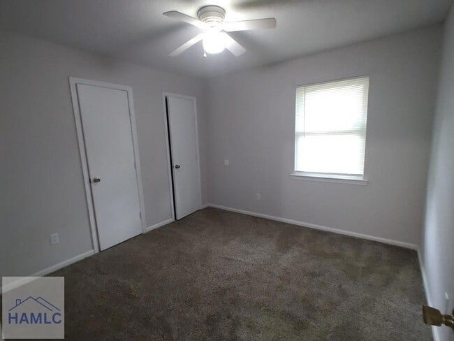 Building Photo - 824 Ridgewood Way