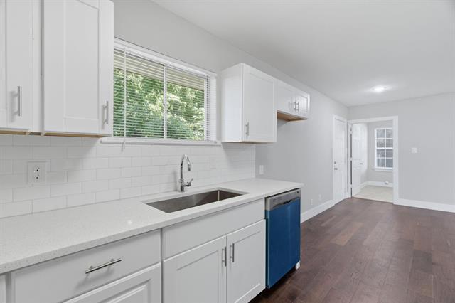 Building Photo - 2204 Dunloe Ave