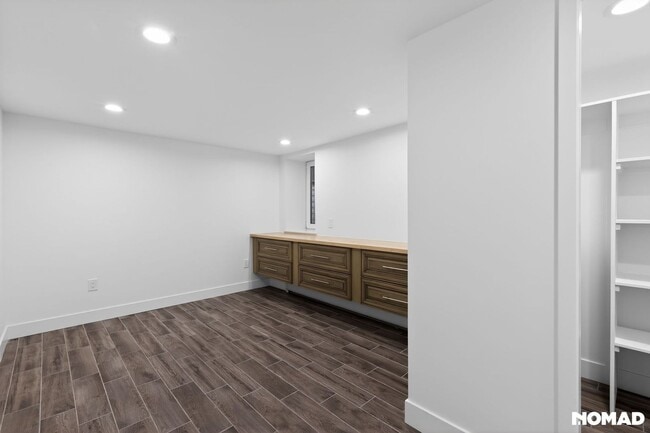 Building Photo - 912 N Clarkson St