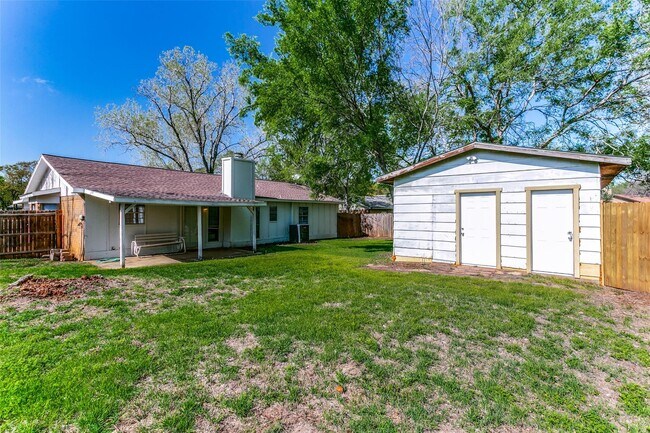 Building Photo - 204 Windmere Circle