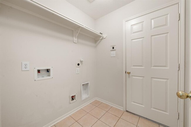 Building Photo - 16627 Sperry Gardens Dr