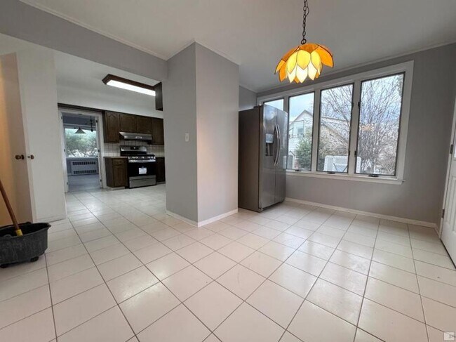 Building Photo - 4 bedroom in HOLLIS NY 11423