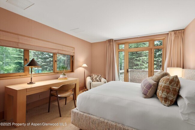 Building Photo - 800 Roaring Fork Rd