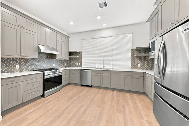 Building Photo - 4926 Chester Lk Ln