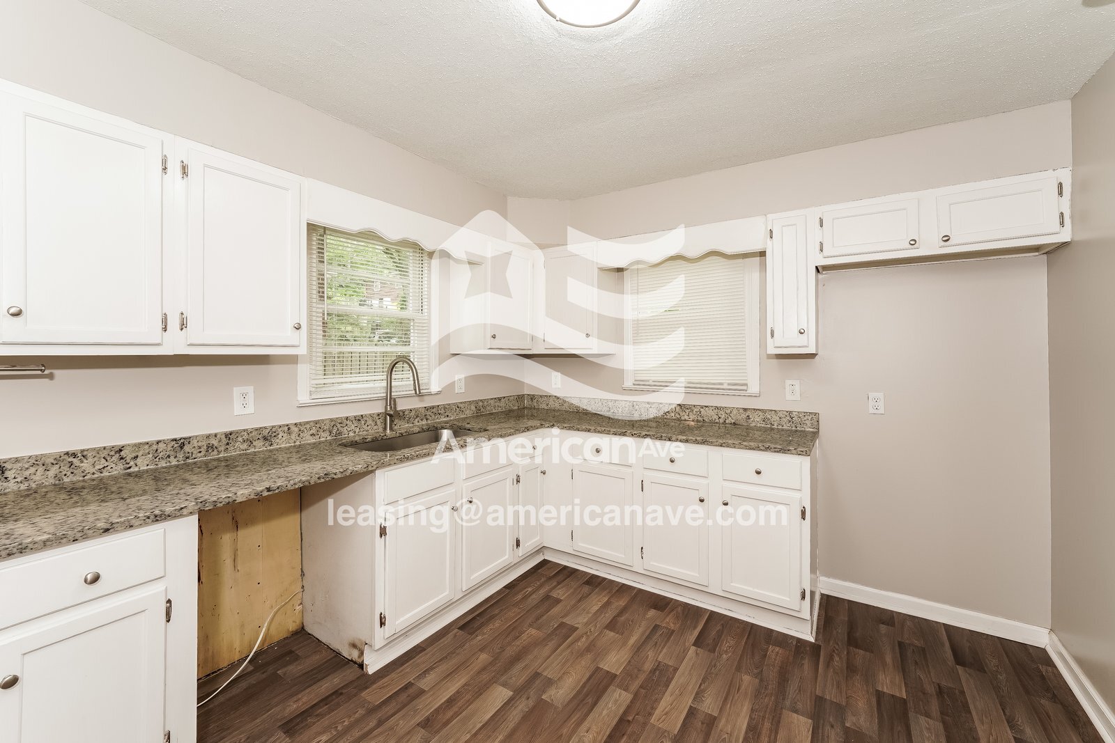 Building Photo - 1373 Prosch Ave