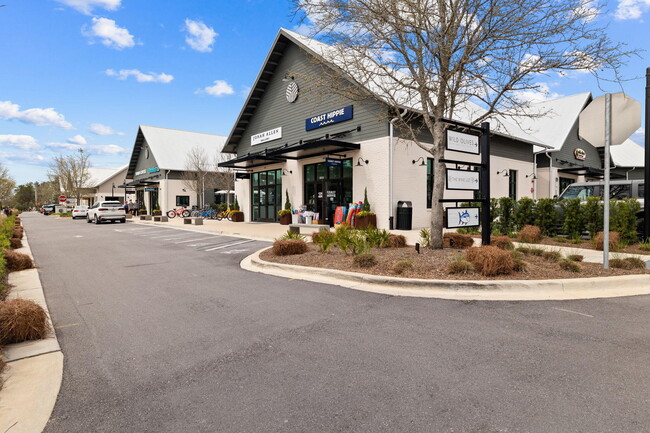 Building Photo - 63 Sawgrass Ln