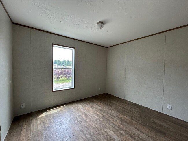 Building Photo - 9310 Scott Dairy Loop Rd S