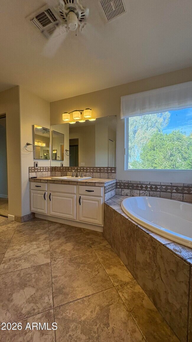 Building Photo - 19638 N 73rd Ave