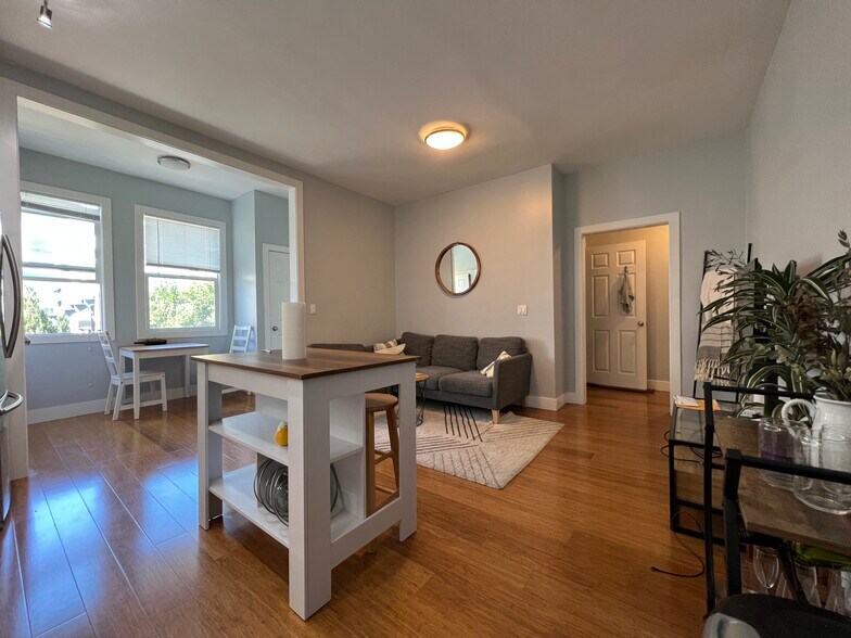 Building Photo - 26 San Carlos St