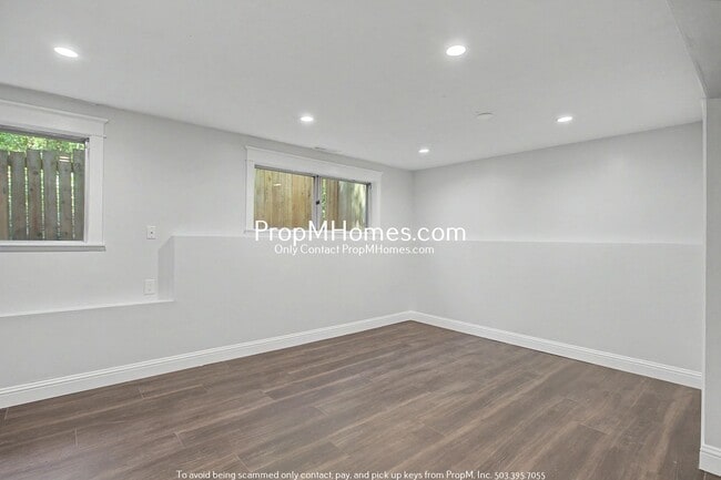 Building Photo - Freshly Renovated Four Bedroom Home in Bull Mountain!
