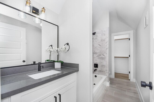 Building Photo - 2105 Sam Wilson St