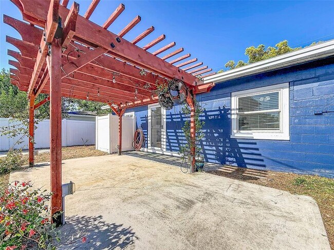 Building Photo - 7401 16th St N