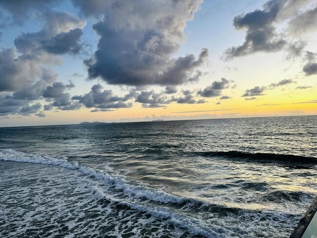 Building Photo - 194 Date Ave