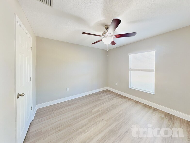 Building Photo - 8606 Lisa Blvd