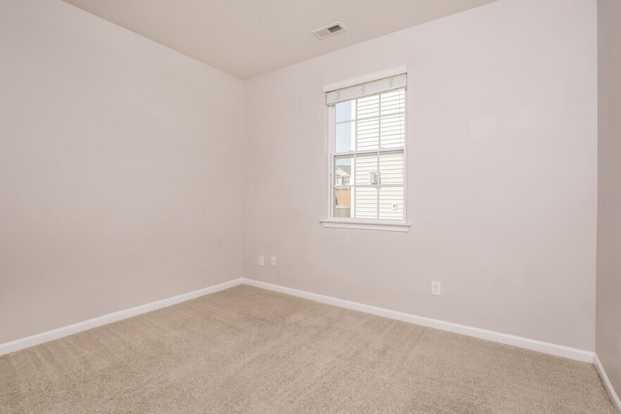 Building Photo - 621 Rose Mallow Dr