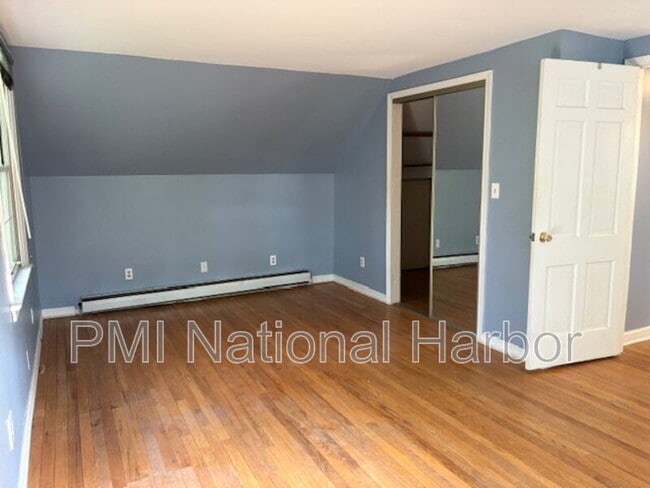 Building Photo - 611 Rosemere Ave