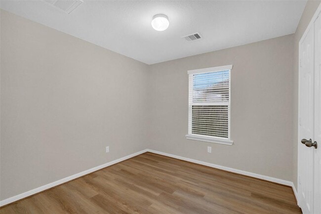 Building Photo - 10143 Rose Willow Ln
