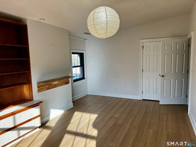 Building Photo - 34-36 Charter Oak Pl