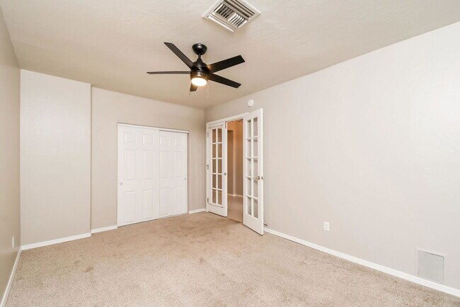 Building Photo - 6152 S Hidden Hill