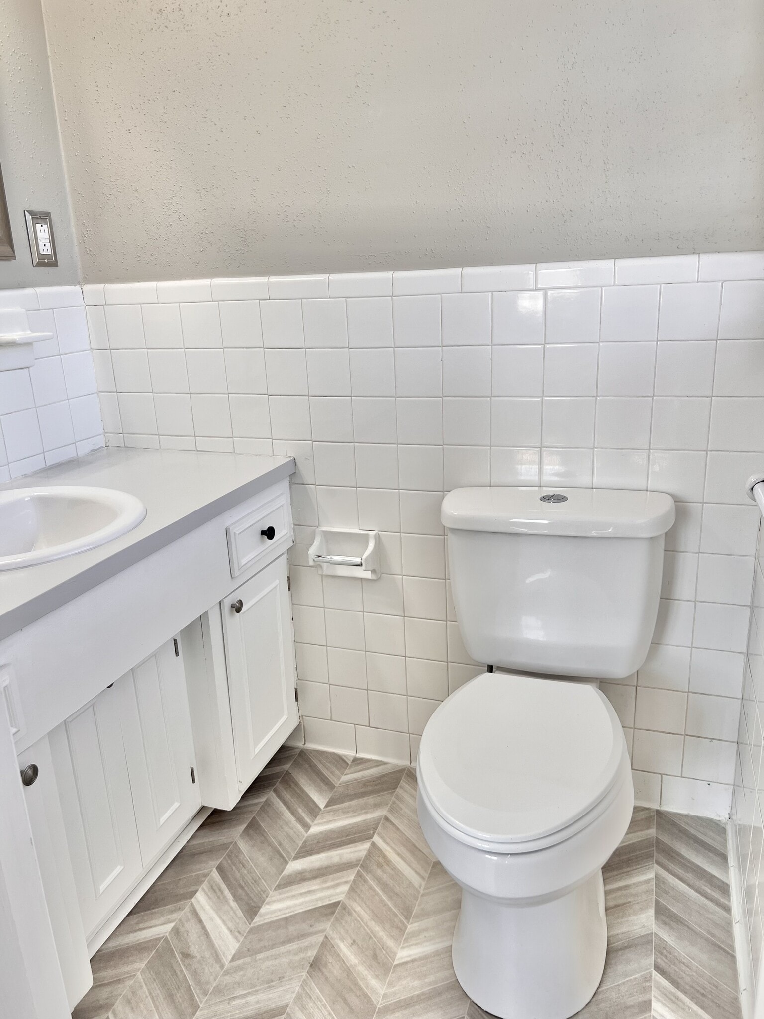 Building Photo - 925 Southgate Dr