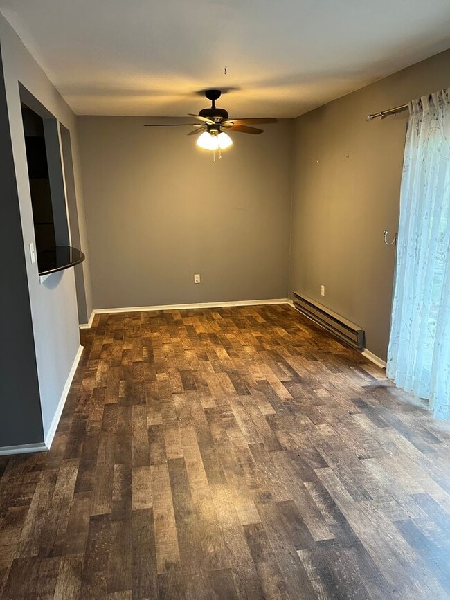 Building Photo - Beautiful 2 bedroom, 2.0 bath Condo in Westland