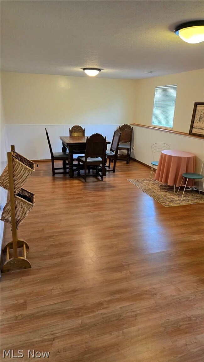 Building Photo - 2319 Green Acres Dr