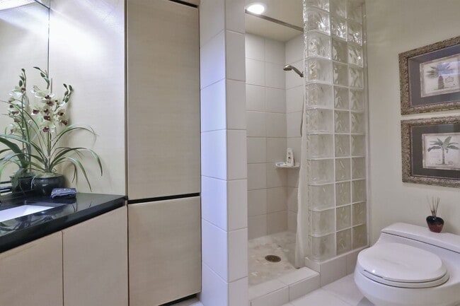 Building Photo - Furnished, 2 Bed/3 Bath Wailea Palms Residence Gated with Ocean Views