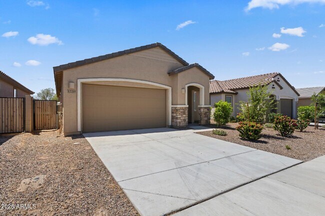 Building Photo - 12219 E Wallflower Ln