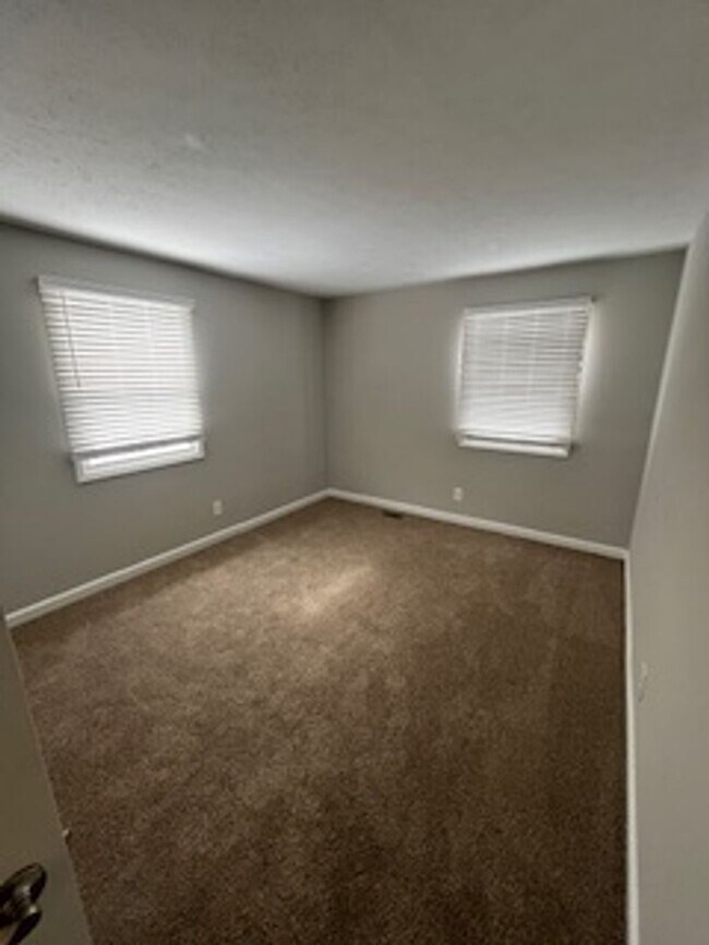 Building Photo - Sycamore Knolls: Comfort, Space & Convenience on Bloomington's East Side