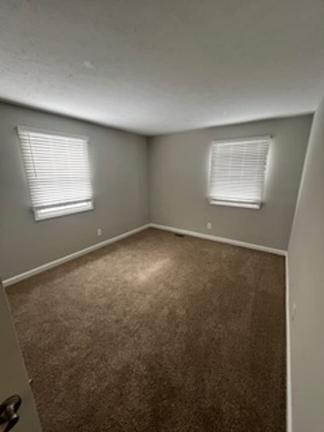 Building Photo - Well-Appointed East-Side Home with Exceptional Living Space in Sycamore Knolls