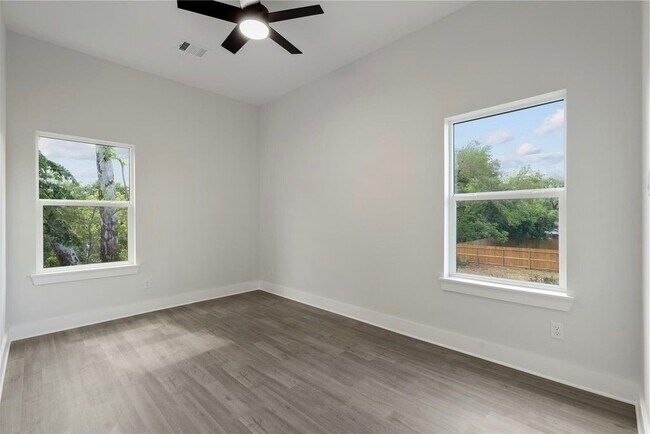 Building Photo - 8114 Double