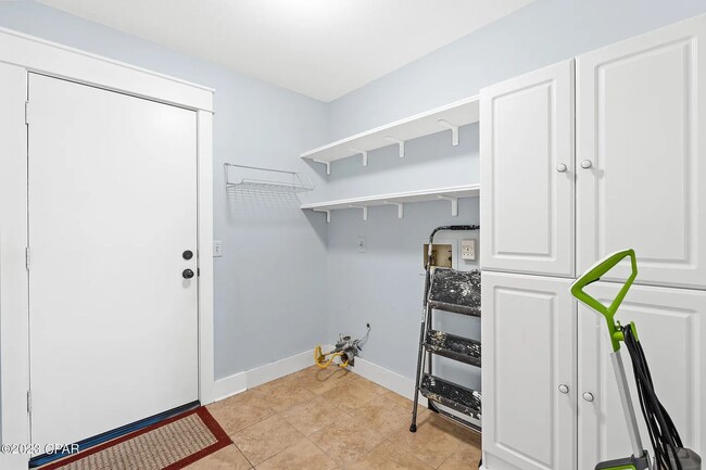 Building Photo - Stunning 4B / 2Bth Lynn Haven, Florida