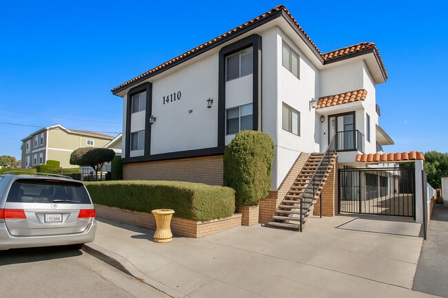 Building Photo - 14112 Yukon Ave