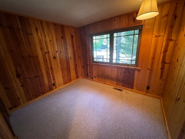 Building Photo - 510 Little Mountain Ln