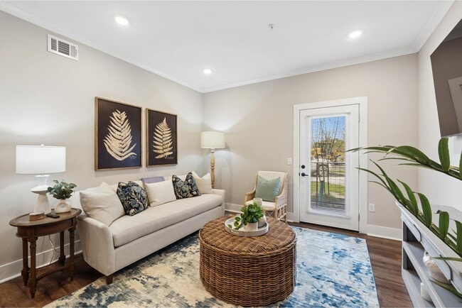 Building Photo - Pointe Grand Hills at Minneola