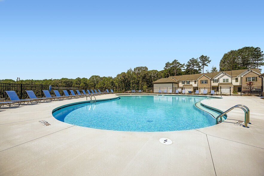 Building Photo - 150 PYRUS Ln
