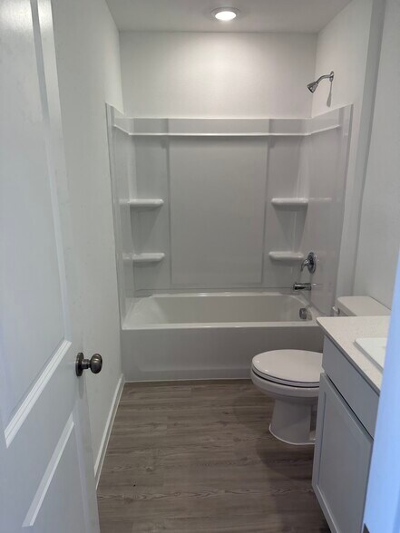 Building Photo - 4033 Equestrian Dr