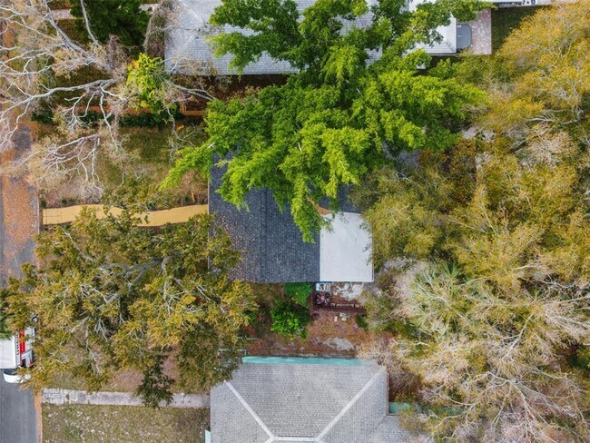 Building Photo - 145 24th Ave SE