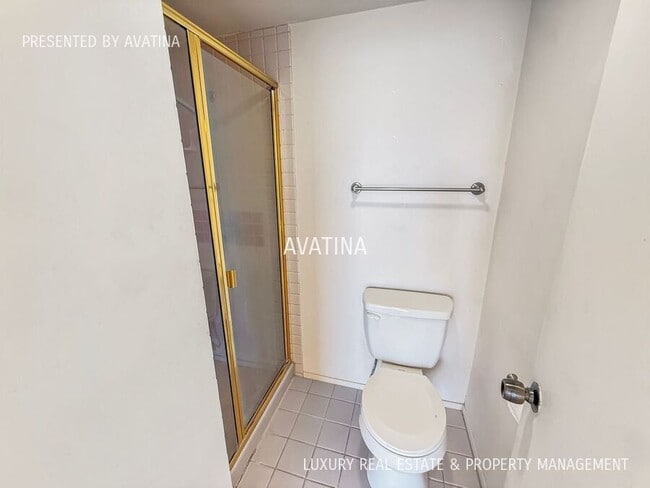 Building Photo - 469 Ena Rd